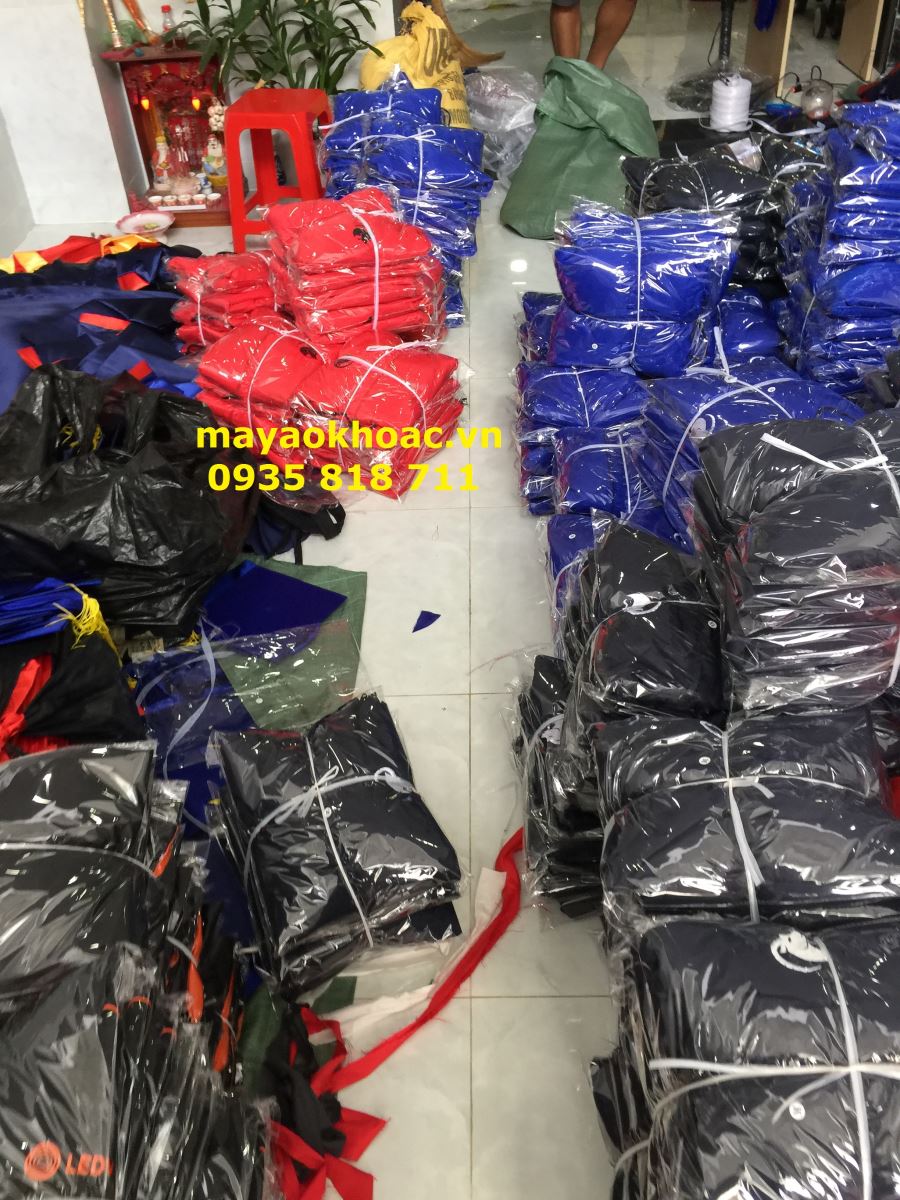 cắt may gia công áo gió đồng phục